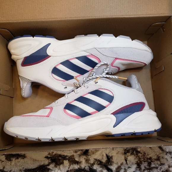 Wome's Adidas 90s  Valasion Size US  9 - Picture 5 of 12